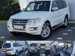 Weiß Gebraucht 2015 Mitsubishi Pajero Top SUV | 22.890 € (Fairer Preis)