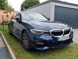 Blau Gebraucht 2019 BMW 330e M Sport Limousine | 29.900 € (Etwas zu teuer)