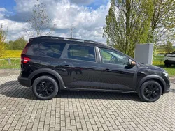 Perlmuttschwarz Gebraucht 2025 Dacia Jogger Extreme Van / Kleinbus | 23.495 € (Fairer Preis)