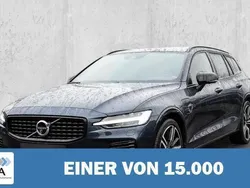 Blau metallic Gebraucht 2022 Volvo V60 Plus Kombi | 36.980 € (Teuer)