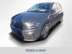Delfingrau metallic Gebraucht 2024 VW Tiguan Move SUV | 29.650 € (Guter Preis)