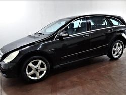 Obsidianschwarz metalliclack Gebraucht 2006 Mercedes R320 Sport Van / Kleinbus | 2.500 € (Fairer Preis)