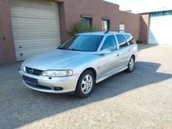Silber Gebraucht 2001 Opel Vectra Kombi | 1.599 € (Fairer Preis)