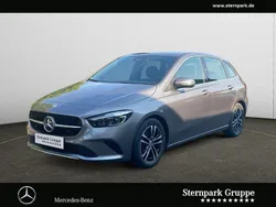 Lack mountaingrau Gebraucht 2023 Mercedes B180 Van / Kleinbus | 29.970 € (Fairer Preis)