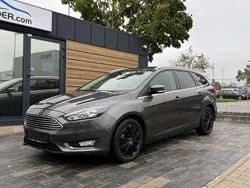 Grau Gebraucht 2015 Ford Focus Titanium Limousine | 8.900 € (Fairer Preis)