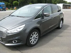 Grau Gebraucht 2019 Ford S-MAX Titanium Van / Kleinbus | 12.500 € (Fairer Preis)