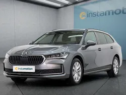 Grau Gebraucht 2024 Skoda Superb Kombi | 32.299 € (Guter Preis)