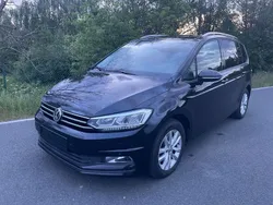 Schwarz Gebraucht 2016 VW Touran Comfortline Van / Kleinbus | 11.900 €