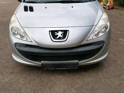 Grau Gebraucht 2009 Peugeot 206+ Kleinwagen | 2.299 €