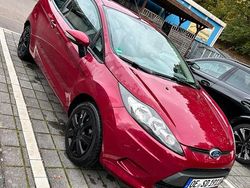 Rot Gebraucht 2010 Ford Fiesta Kleinwagen | 5.500 €