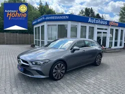 Grau Gebraucht 2022 Mercedes CLA180 Limousine | 24.990 € (Guter Preis)