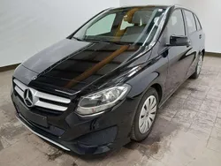 Kosmosschwarz Gebraucht 2019 Mercedes B200 Van / Kleinbus | 17.850 € (Guter Preis)