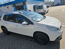 Weiß Gebraucht 2014 Peugeot 2008 Active SUV | 4.990 € (Guter Preis)