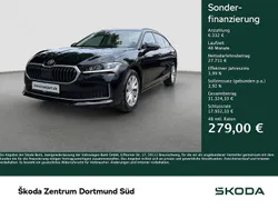 Ebony schwarz metallic Gebraucht 2024 Skoda Superb Selection Kombi | 34.043 € (Fairer Preis)