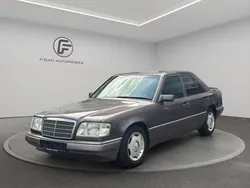 Braun Gebraucht 1995 Mercedes E200 Limousine | 7.750 €