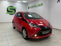 Rot Gebraucht 2014 Toyota Aygo X-play Kleinwagen | 7.490 € (Fairer Preis)