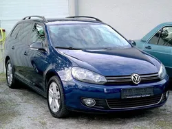 Blau Gebraucht 2013 VW Golf VI Match Kombi | 8.600 € (Etwas zu teuer)