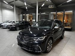 Deep black perleffekt (metallic) Gebraucht 2022 VW Tiguan Allspace R-line SUV | 39.990 € (Fairer Preis)