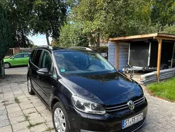 Schwarz Gebraucht 2012 VW Touran Match Van / Kleinbus | 7.500 € (Fairer Preis)