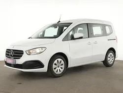 Arktikweiss Gebraucht 2023 Mercedes 180 Limousine | 24.445 € (Superpreis)