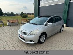 Silber Gebraucht 2011 Toyota Verso Edition Van / Kleinbus | 3.890 € (Teuer)