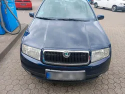 Blau Gebraucht 2000 Skoda Fabia Kleinwagen | 1.675 € (Etwas zu teuer)