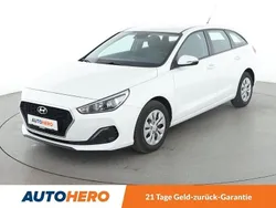 Weiß Gebraucht 2019 Hyundai i30 Select Kombi | 13.980 € (Fairer Preis)