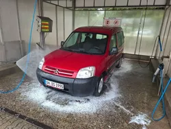 Rot Gebraucht 2007 Citroën Berlingo Advance Van / Kleinbus | 4.321 € (Teuer)