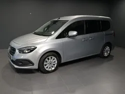 Helvinsilber metallic Gebraucht 2023 Mercedes T180 Progressive Van / Kleinbus | 26.380 € (Fairer Preis)