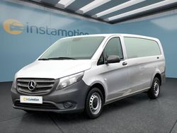 Silber Gebraucht 2023 Mercedes Vito Van / Kleinbus | 32.349 € (Fairer Preis)