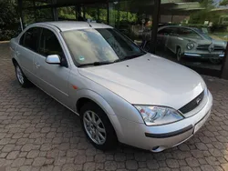 Silber Gebraucht 2001 Ford Mondeo Trend Limousine | 1.750 € (Teuer)