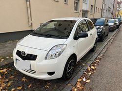 Weiß Gebraucht 2008 Toyota Yaris Basis Kleinwagen | 2.300 € (Fairer Preis)