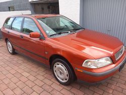 Rot Gebraucht 1999 Volvo S40 Limousine | 800 €