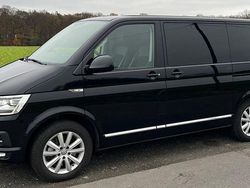 Schwarz Gebraucht 2017 VW Multivan Highline Van | 32.900 €