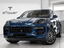 Blau Gebraucht 2024 Porsche Cayenne Turbo E-Hybrid SUV | 159.990 €