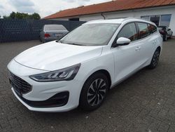 Weiß Gebraucht 2023 Ford Focus Titanium Kombi | 16.990 € (Superpreis)