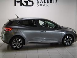 Grau Gebraucht 2023 Renault Clio V Evolution Limousine | 15.999 € (Fairer Preis)