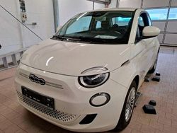 Weiß Gebraucht 2023 Fiat 500e Kleinwagen | 21.799 € (Fairer Preis)
