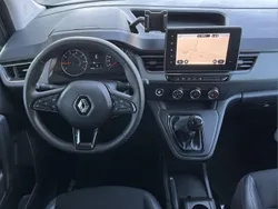 Weiß Gebraucht 2021 Renault Kangoo Van / Kleinbus | 20.499 € (Teuer)