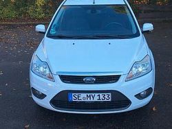 Weiß Gebraucht 2010 Ford Focus Viva Limousine | 3.800 € (Fairer Preis)