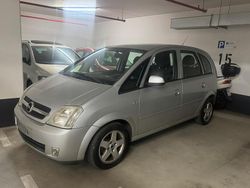 Silber Gebraucht 2006 Opel Meriva Van / Kleinbus | 1.399 € (Fairer Preis)