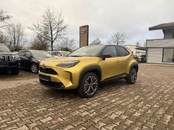 Gold Gebraucht 2022 Toyota Yaris Hybrid Elegant SUV | 24.990 € (Fairer Preis)