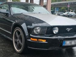 Schwarz Gebraucht 2005 Ford Mustang Coupé | 8.900 €