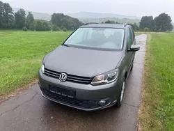 Grau Gebraucht 2014 VW Touran Trendline Van / Kleinbus | 10.990 € (Fairer Preis)