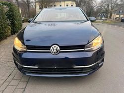 Blau Gebraucht 2017 VW Golf VII Kleinwagen | 8.000 € (Superpreis)