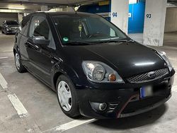 Schwarz Gebraucht 2005 Ford Fiesta Kleinwagen | 2.200 € (Etwas zu teuer)