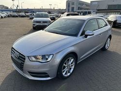 Florettsilber metallic (metallic) Gebraucht 2015 Audi A3 Comfort Limousine | 8.490 € (Guter Preis)