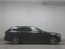 Schwarz Gebraucht 2021 Volvo V90 Momentum Kombi | 22.980 € (Guter Preis)