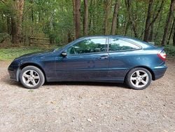Blau Gebraucht 2004 Mercedes C180 Coupé | 2.700 € (Guter Preis)