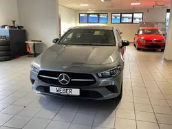 Grau Gebraucht 2019 Mercedes CLA220 Progressive Limousine | 27.999 € (Fairer Preis)